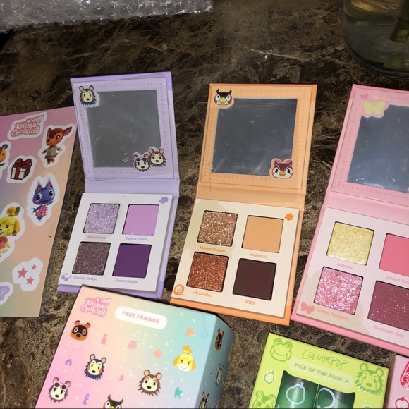 BNIB ANIMAL CROSSING x COLOURPOP Full Makeup Collection + Stickers ! - Picture 15 of 16